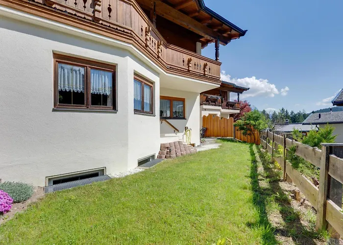 Hirschalmblick مكان تخييم *