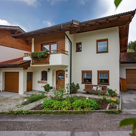 Hirschalmblick אתר קמפינג